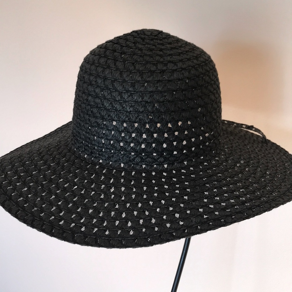 Black woven sun hat